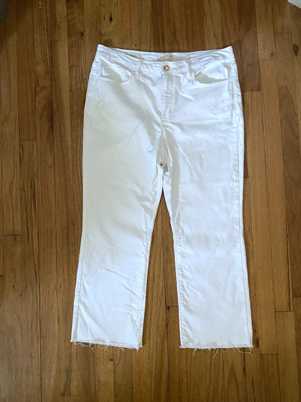 Universal Thread White High Rise Ankle Bootcut Jeans with Raw Hem Size 14